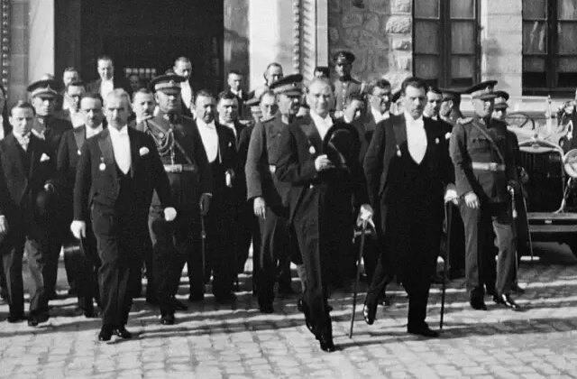 Türkiye Cumhuriyeti 102 yaşında 1 Türkiye Cumhuriyeti 102 yaşında