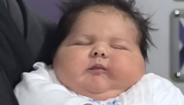 Türkiye’nin en kilolu ve en uzun bebeği “Ali Atilla” dünyaya geldi