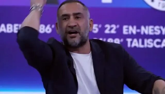 Ümit Karan Fenerbahçe maçındaki pozisyonu anlatırken çıldırdı