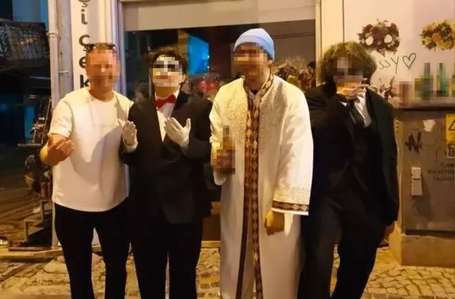 Üstünde imam cübbesi, elinde alkol şişesi! Tepkilerin odağındaki genç serbest bırakıldı