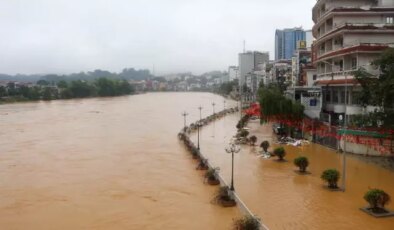 Vietnam’da şiddetli yağışlar sel felaketine yol açtı: 10 ölü