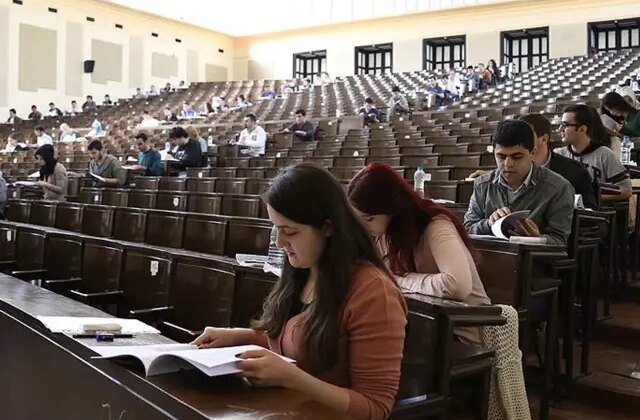 YÖK Başkanı Özvar duyurdu: Üniversiteyi 3 yılda bitirmek mümkün olacak