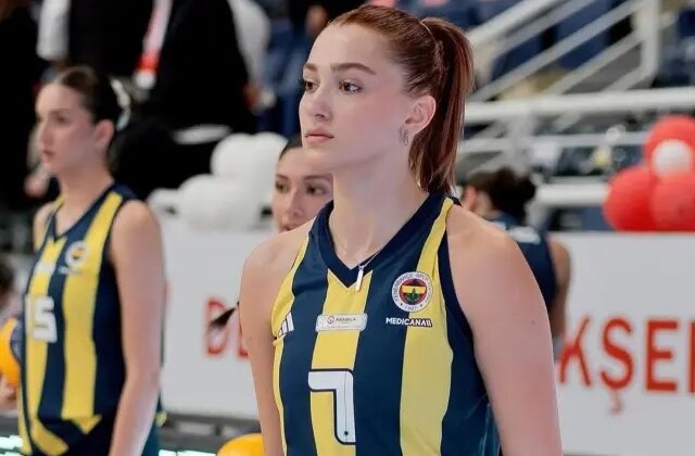 Zehra Güneş’in kardeşi Fenerbahçe’ye transfer oldu, paylaştığı fotoğrafa beğeni yağdı