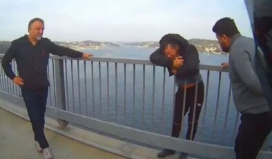 15 Temmuz Şehitler Köprüsü’nde intihar etmek isteyen şahsı kurtardılar