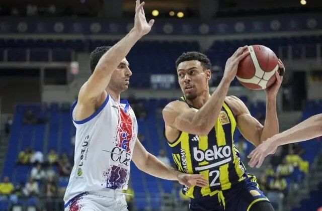 19 sayı geride olan Fenerbahçe Beko’dan tarihi geri dönüş