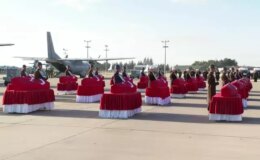 20 şehidimiz için Mürted Komutanlığı’nda tören düzenlendi