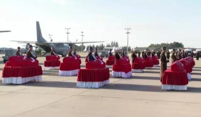 20 şehidimiz için Mürted Komutanlığı’nda tören düzenlendi