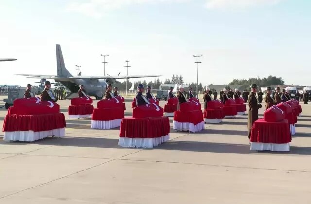 20 şehidimiz için Mürted Komutanlığı’nda tören düzenlendi