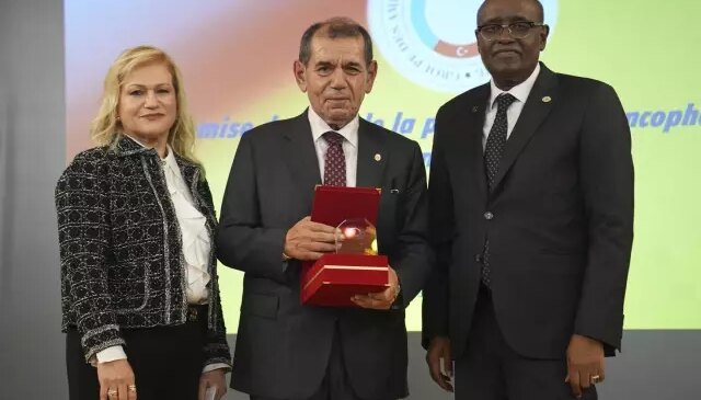 2025 Yılının Frankofon Kişiliği Ödülü Dursun Özbek’e verildi