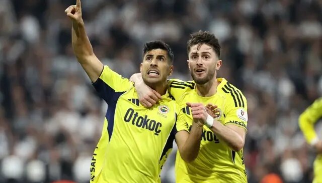 5 gol, 2 kırmızı kart çıkan tarihi derbide Fenerbahçe 2-0’dan geri dönüp Beşiktaş’ı devirdi