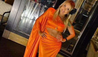 62 yaşında sahneye damga vurdu! Yonca Evcimik’ten gençlik sırrı