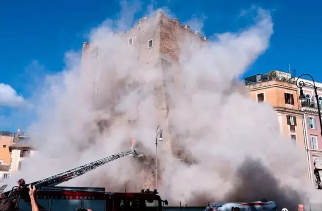 800 yıldır ayaktaydı! Restorasyona alınan tarihi kule çöktü