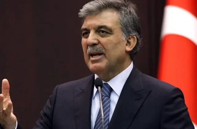Abdullah Gül’den dikkat çeken İngilizce paylaşım