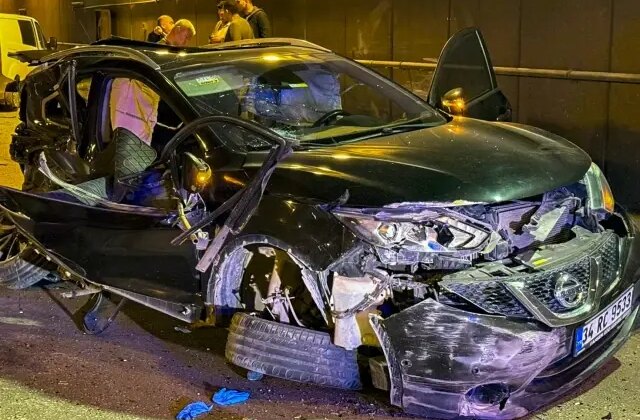 Cip, kamyonet ile kafa kafaya çarpıştı; 2 ölü, 1 yaralı