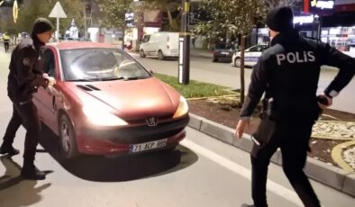 15 yaşındaki sürücü, polisi peşine taktı