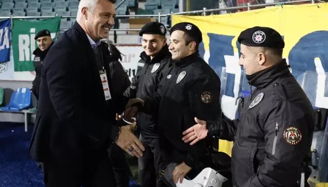 Alkışlar Sadettin Saran’a! Geceye damga vuran kare