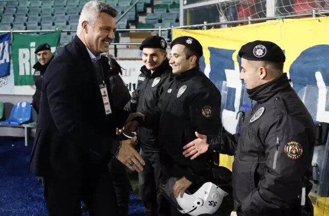 Alkışlar Sadettin Saran’a! Geceye damga vuran kare