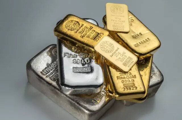 Altın rekor üzerine rekor kırdı, yatırımcı oraya yöneldi! Uzmandan dikkat çeken değerlendirme