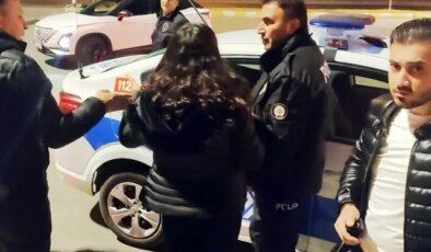 Anne ve baba, avukat kızlarını taksi durağına kilitledi