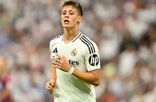 Arda Güler Fenerbahçe maçı biter bitmez telefona sarıldı