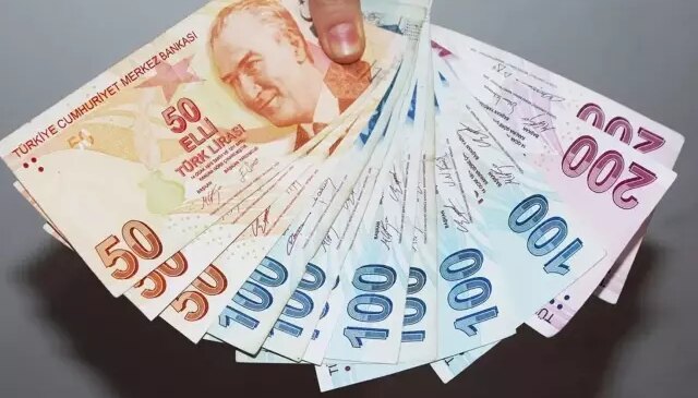 Asgari ücret vatandaşa soruldu! İşte mutabık kalınan rakam