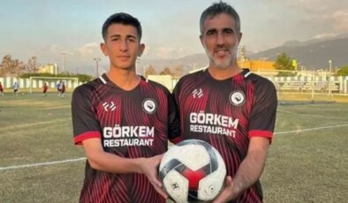 Baba-oğul aynı takımda oynuyorlar
