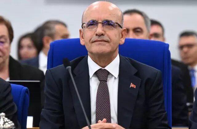 Bakan Şimşek’ten hasta olduğu yönündeki iddialara net yanıt