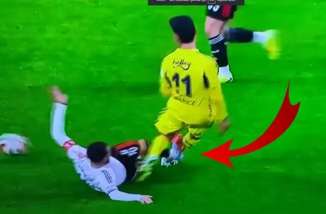 Beşiktaş-Fenerbahçe derbisinde üst üste kırmızı kartlar