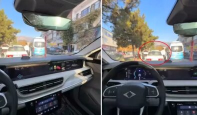 Birileri Atatürk için saygı duruşunda bulunurken TOGG marka aracından açtığı şarkıya bakın