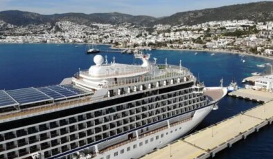 Bodrum’da rekor kırıldı, gemiler binlerce kişi getirdi