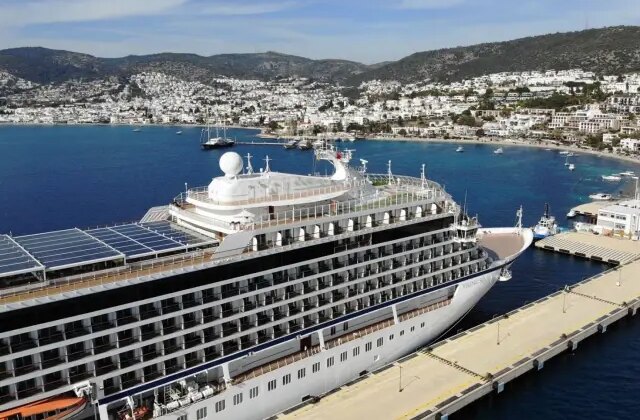 Bodrum’da rekor kırıldı, gemiler binlerce kişi getirdi