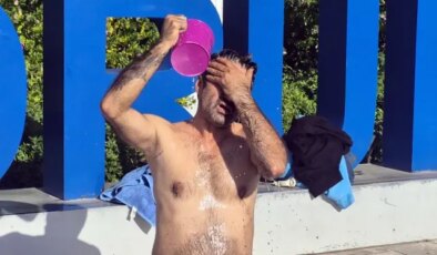 Bodrum’da susuzluğu protesto etmek amacıyla meydanda duş aldı