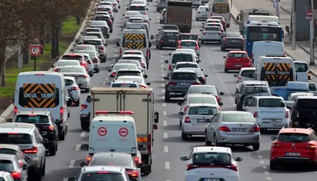 Bu gece benzine 1 lira 30 kuruş zam geliyor