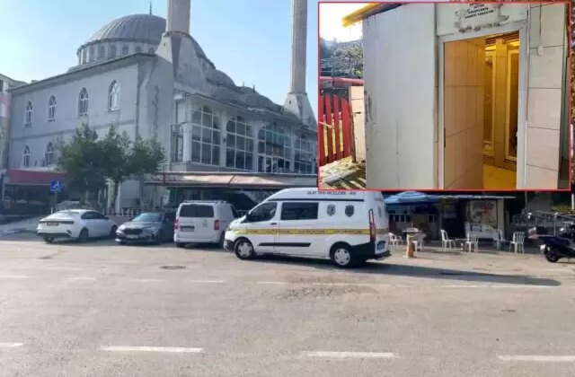 Cami tuvaletinde ölü bulundu