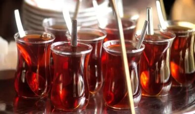 Çayın yanında getirdikleri limona bile para istediler