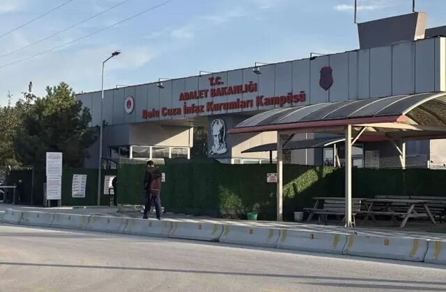 Cezaevinde babasının ağır yaraladığı 4 yaşındaki çocuktan haber var