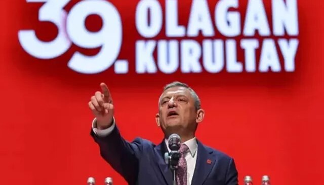 Özgür Özel yeniden CHP Genel Başkanı seçildi