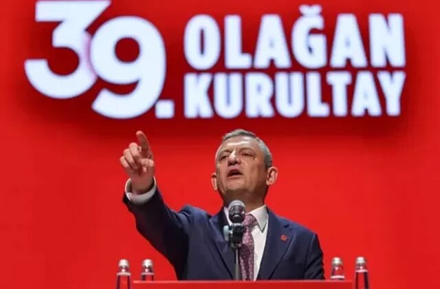 Özgür Özel yeniden CHP Genel Başkanı seçildi