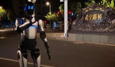 Çin’in insansı robotu A2, yürüyüş rekoru kırdı