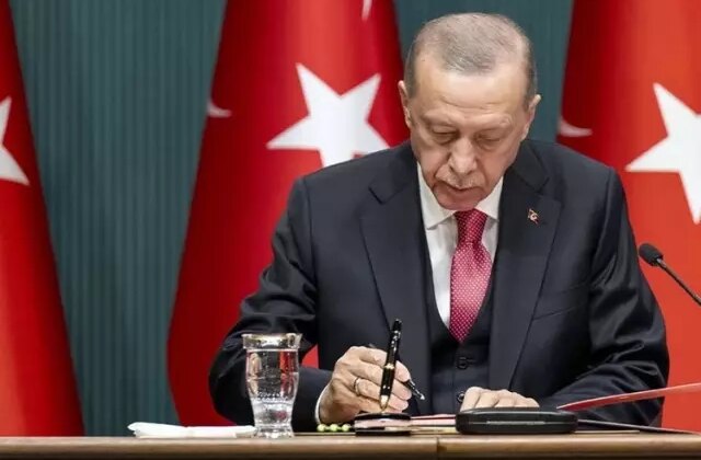 Cumhurbaşkanı Erdoğan imzaladı! 2 kişinin mal varlıkları dondurulma kararı kaldırıldı