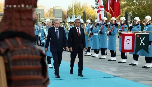 Cumhurbaşkanı Erdoğan, KKTC Cumhurbaşkanı Tufan Erhürman’ı resmi törenle karşıladı
