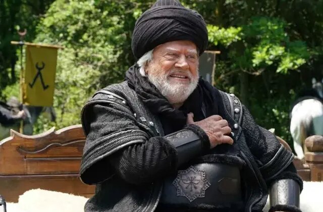 Cüneyt Arkın’a vefa gecesi: Torunu Zeynep’in sözleri duygulandırdı