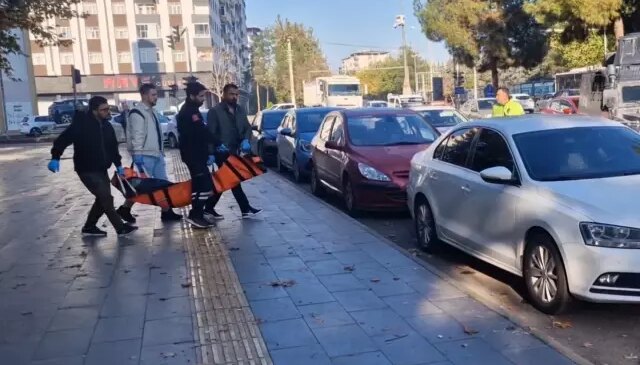 Daha 18 yaşında! Annesi ve ağabeyini yataklarında öldürdü, babasına not bırakmış