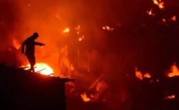 Dakka’da büyük yangın: 1500 ev kül oldu