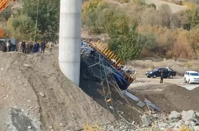 Diyarbakır’da viyadük inşaatında iskele çöktü: 3 ölü, 2 ağır yaralı