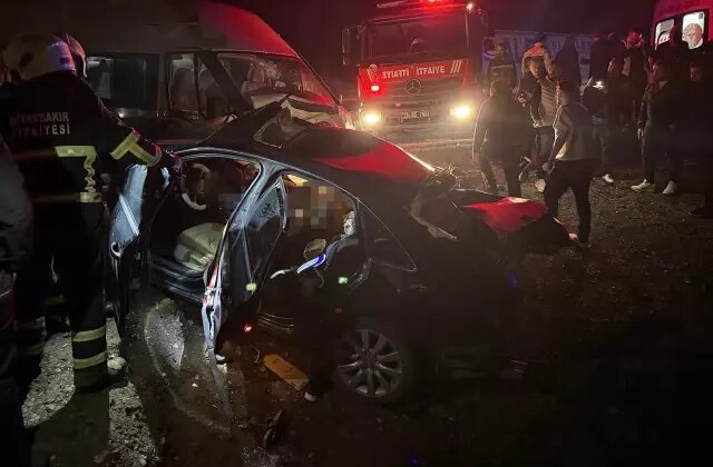 Diyarbakır’da zincirleme kaza: 3 ölü, 7 yaralı