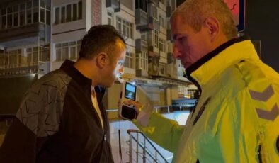 Ehliyetsiz sürücünün otomobilini almaya gelen şahısta ehliyetsiz çıktı