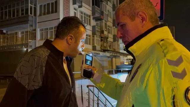 Ehliyetsiz sürücünün otomobilini almaya gelen şahısta ehliyetsiz çıktı