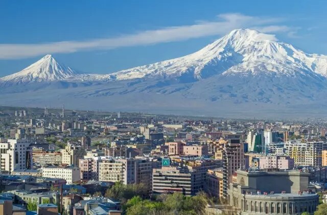 Ermenistan’da pasaport damgalarındaki Ağrı Dağı sembolü kaldırıldı