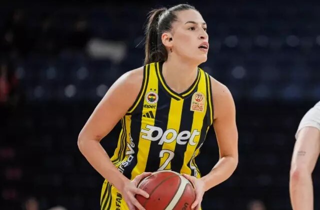 Fenerbahçeli Sevgi Uzun’dan, Kadınlar Basketbol Süper Ligi’nde 1000. sayı